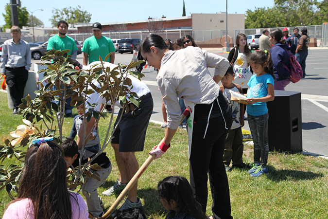 %_tempFileName39-Hawaiian-Gardens-arbor-day-2013%