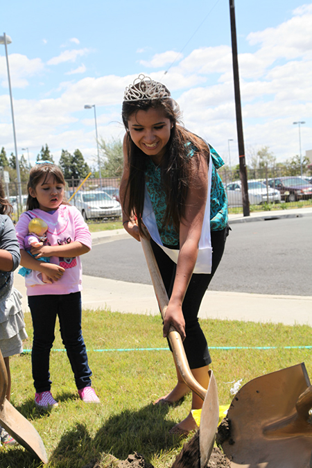 %_tempFileName56-Hawaiian-Gardens-arbor-day-2013%