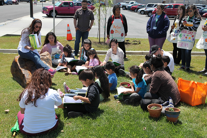 %_tempFileName68-Hawaiian-Gardens-arbor-day-2013%