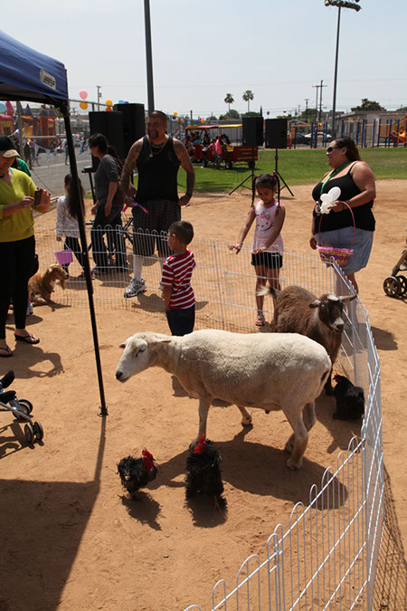 019hawaiian-gardens-easter-2014