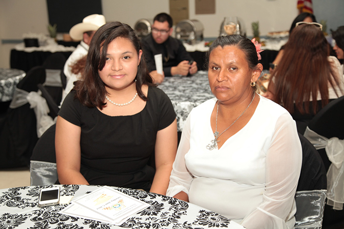 %_tempFileName026-Hawaiian-Gardens-scholarship-dinner-2014%