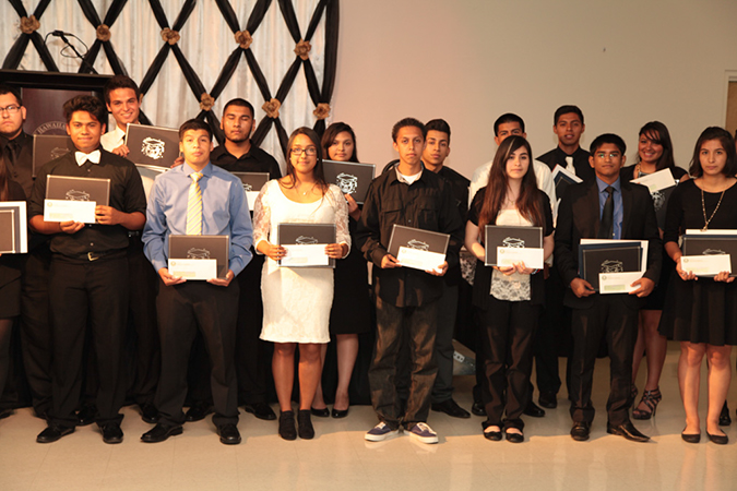 %_tempFileName090-Hawaiian-Gardens-scholarship-dinner-2014%