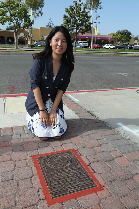 %_tempFileName15-Hawaiian-Gardens-Mayors-walk-of-achievement-2014%