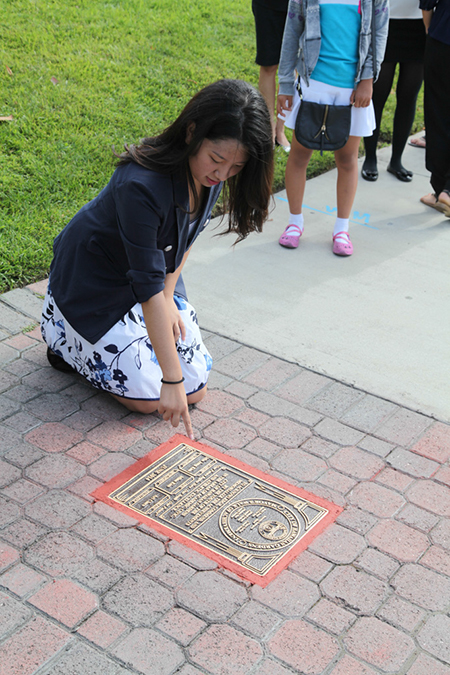 %_tempFileName19-Hawaiian-Gardens-Mayors-walk-of-achievement-2014%